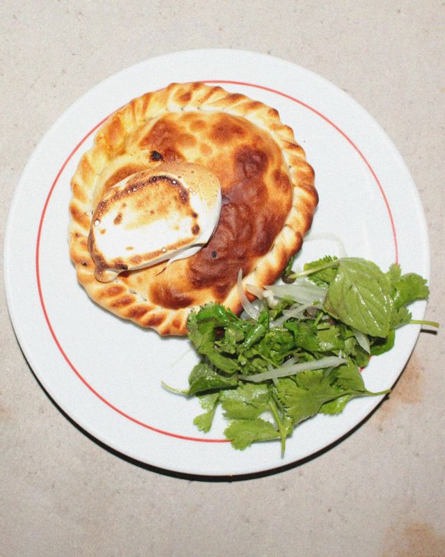 Tarta de puerros ahumados con verdes